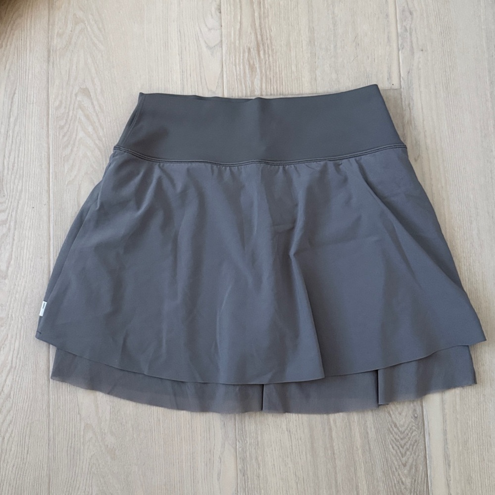 Vuori Mesh Skirt - Size Small - Picture 2 of 9